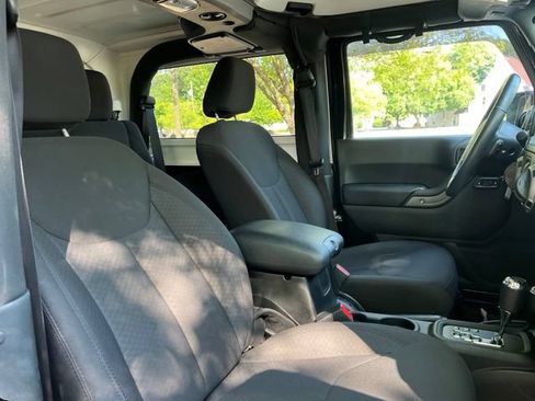 Used 2017 Jeep Wrangler Sport AWD/4WD image 15