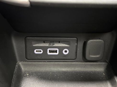 Used 2024 GMC Terrain SLT w/ Infotainment Package II image 25