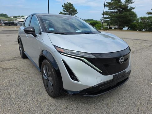 Used 2023 Nissan Ariya FWD image 2