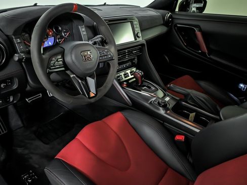 Used 2020 Nissan GT-R NISMO AWD/4WD image 19