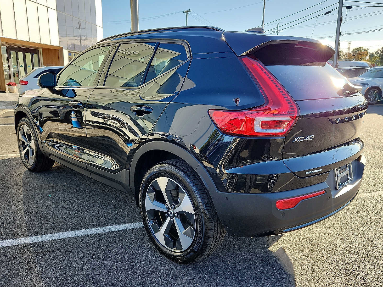 Used 2026 Volvo XC40 B5 Plus w/ Protection Package Premier AWD/4WD image 4