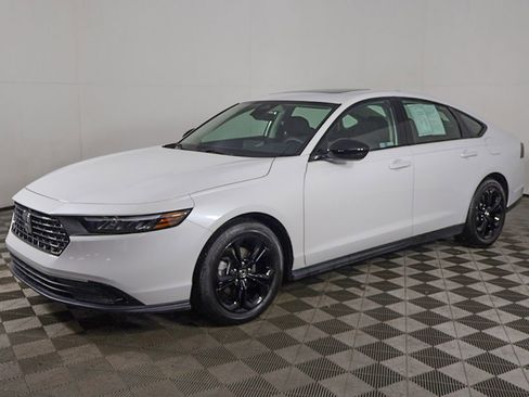 Certified 2025 Honda Accord SE image 8