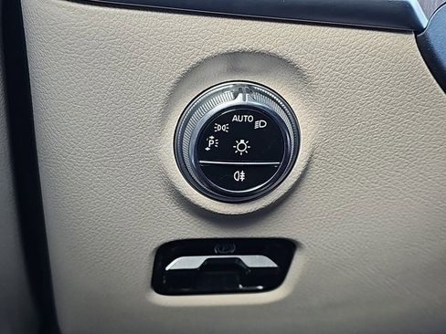 Used 2023 Mercedes-Benz C 300 4MATIC Sedan image 25