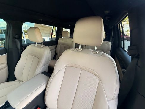 New 2026 Jeep Grand Cherokee L Limited w/ Luxury Tech Group II AWD/4WD image 23