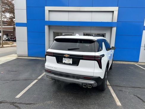 New 2026 Chevrolet Traverse LT w/ LPO, Floor Liner Package image 6