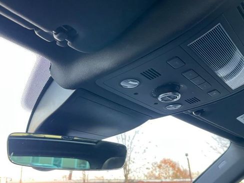 Used 2017 Volkswagen Touareg V6 image 41