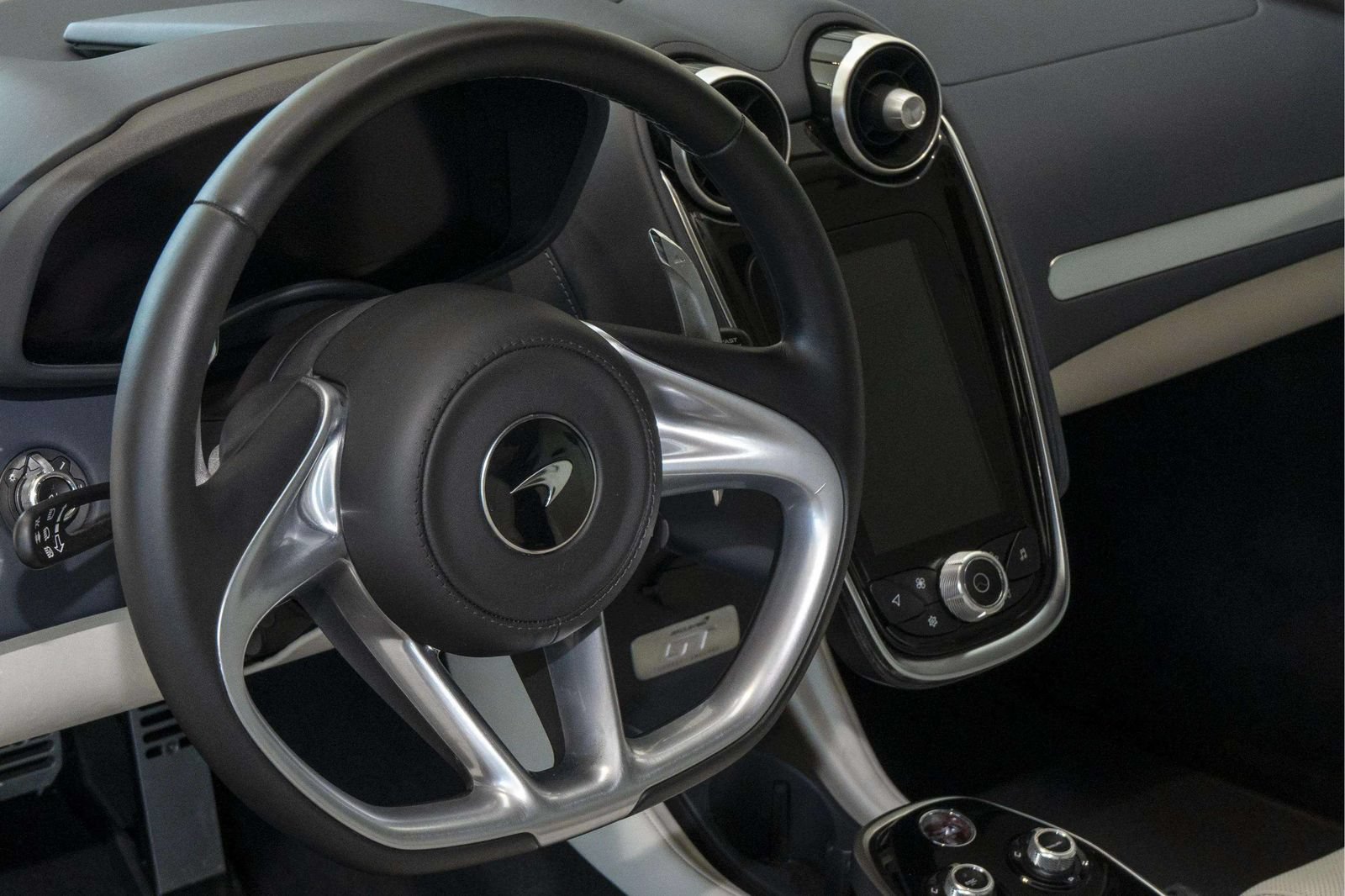 Used 2023 McLaren GT RWD image 21