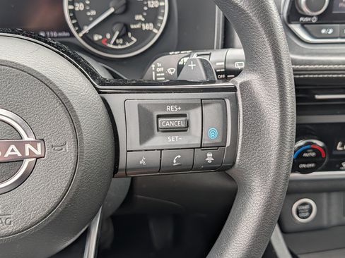 Used 2023 Nissan Rogue SV AWD/4WD image 30