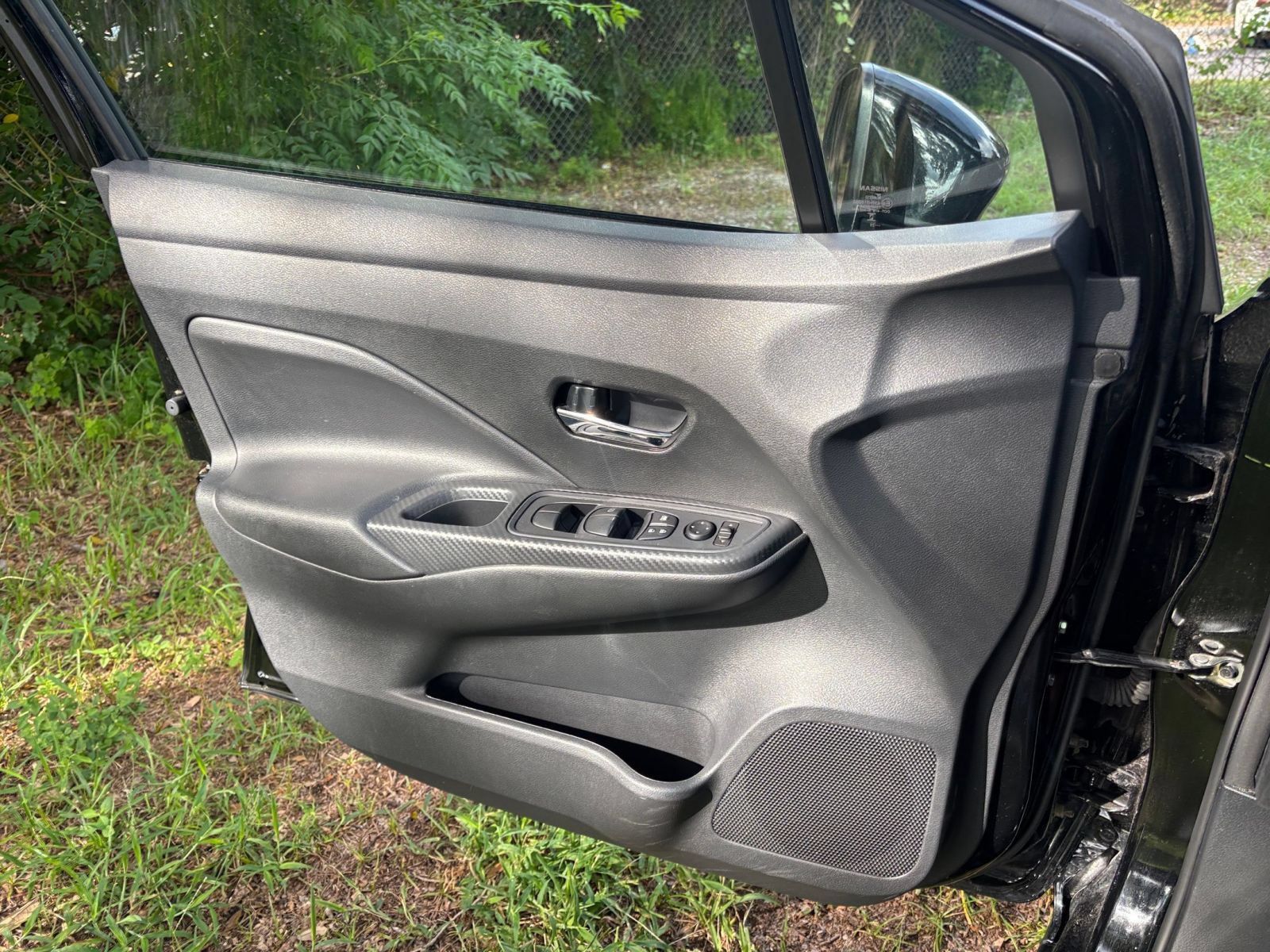 Used 2025 Nissan Versa SV FWD image 18