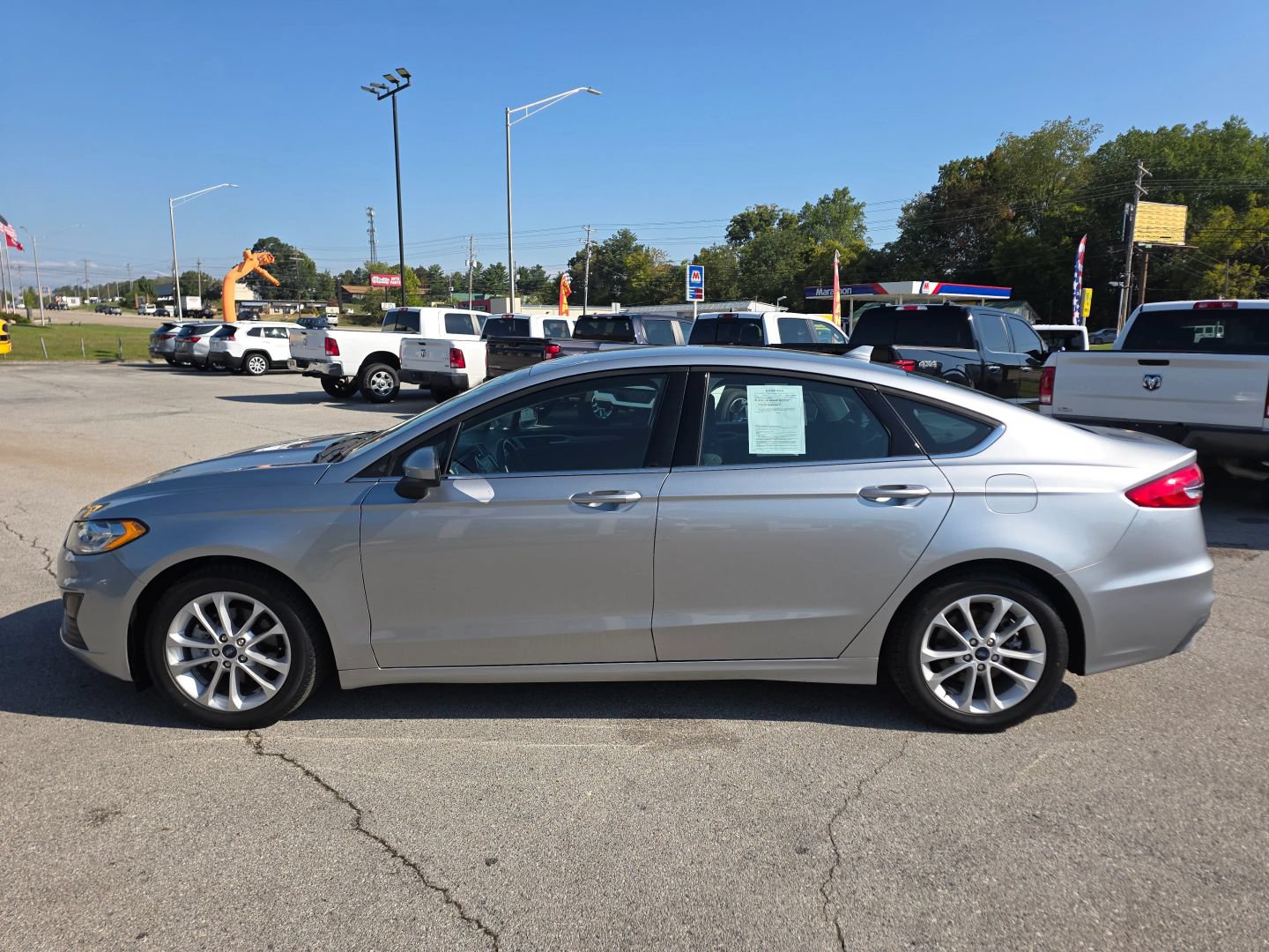 Used 2020 Ford Fusion SE FWD image 2