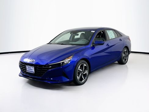 Used 2023 Hyundai Elantra SEL w/ Convenience Package FWD image 1