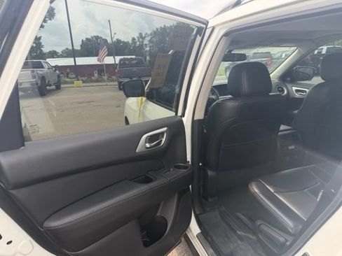 Used 2018 Nissan Pathfinder SL AWD/4WD image 8