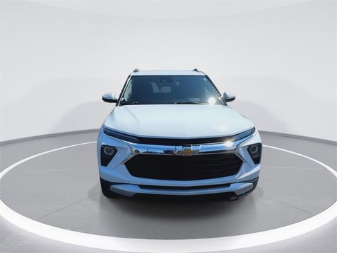 Used 2024 Chevrolet TrailBlazer LT image 3