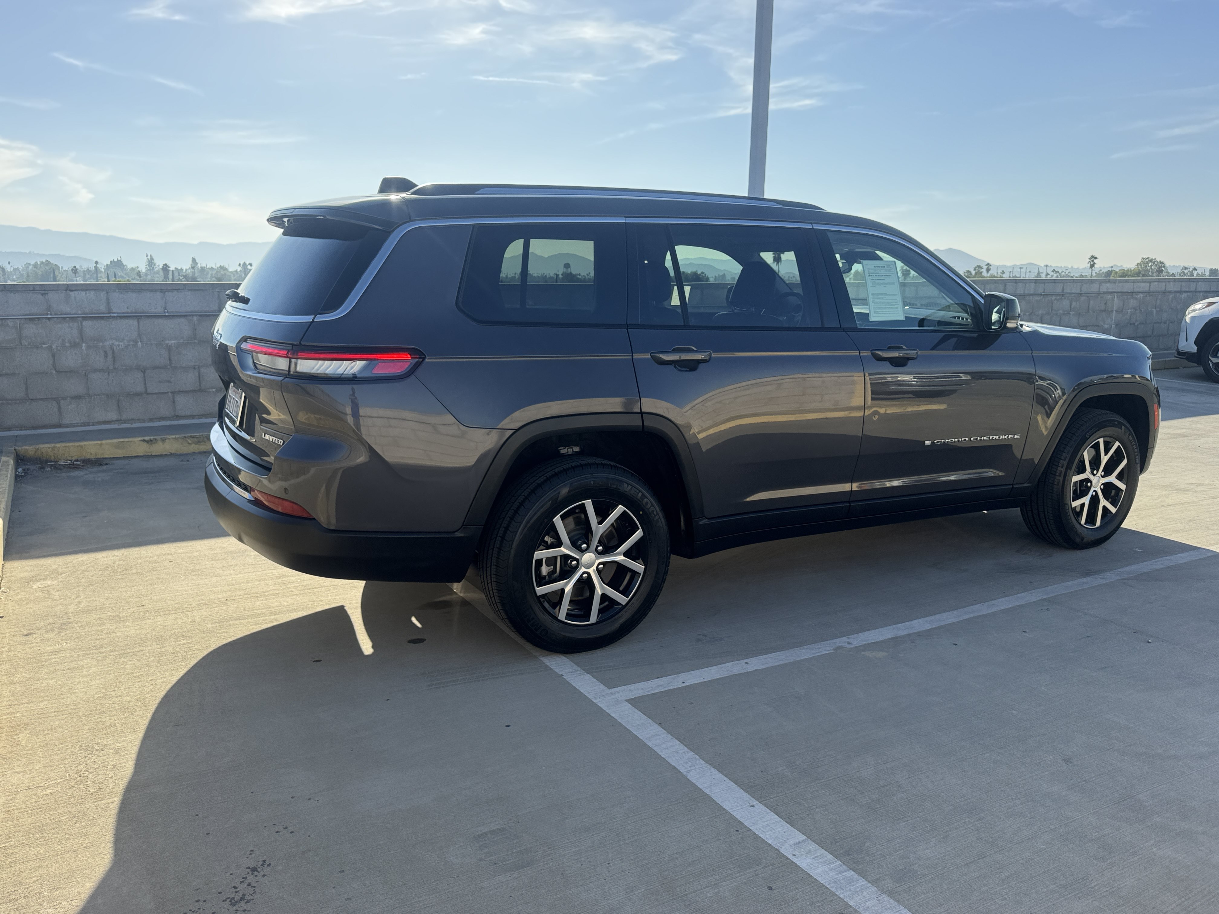 Used 2024 Jeep Grand Cherokee L Limited RWD image 11
