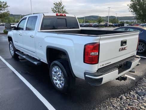 Used 2019 GMC Sierra 2500 Denali w/ Duramax Plus Package AWD/4WD image 5