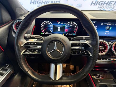 Used 2024 Mercedes-Benz GLB 250 4MATIC image 34