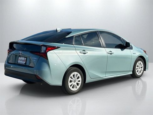 Used 2022 Toyota Prius L Eco image 5