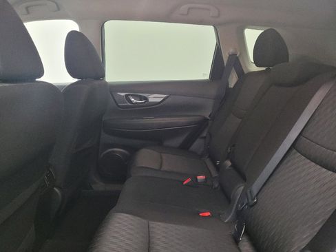 Used 2018 Nissan Rogue SV image 18