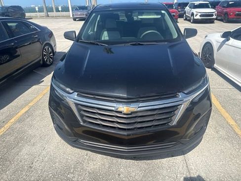 Used 2023 Chevrolet Equinox LS w/ LS Convenience Package FWD image 3