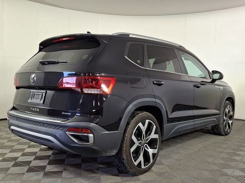Used 2022 Volkswagen Taos SEL image 9