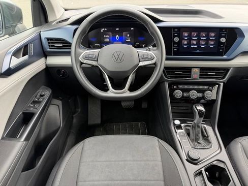 Used 2024 Volkswagen Taos SE AWD/4WD image 10