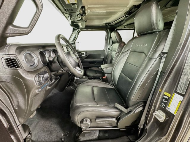 Used 2022 Jeep Wrangler Unlimited Sahara w/ Cold Weather Group AWD/4WD image 26