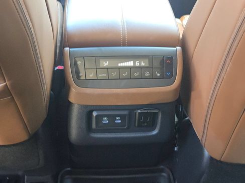 Certified 2026 Nissan Pathfinder Platinum AWD/4WD image 24
