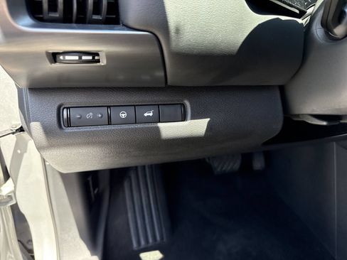 Used 2023 Nissan Pathfinder SL w/ SL Premium Package FWD image 19