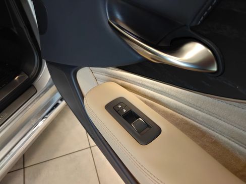 Used 2024 Lexus LS 500 RWD image 21