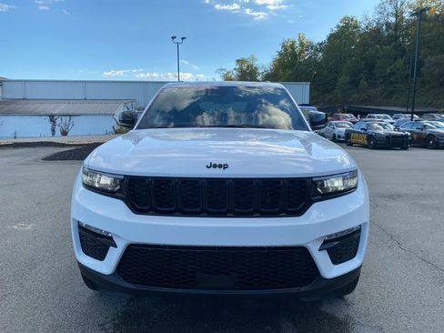 New 2025 Jeep Grand Cherokee Limited w/ Black Appearance Package image 6