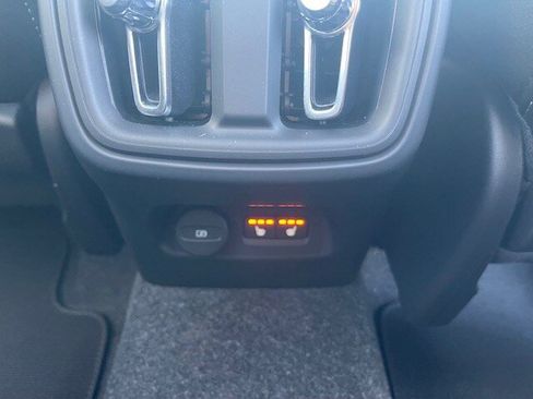 Used 2025 Volvo XC40 B5 Plus w/ Protection Package Premier AWD/4WD image 10