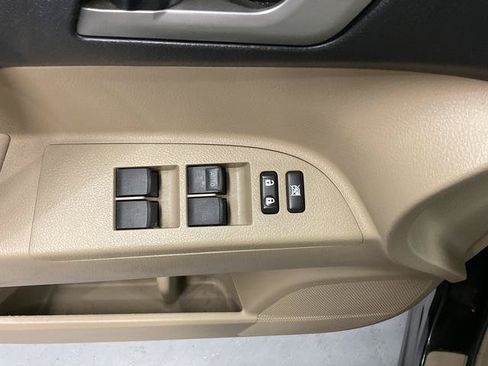 Used 2012 Toyota Highlander 4WD w/ Tech Pkg image 13
