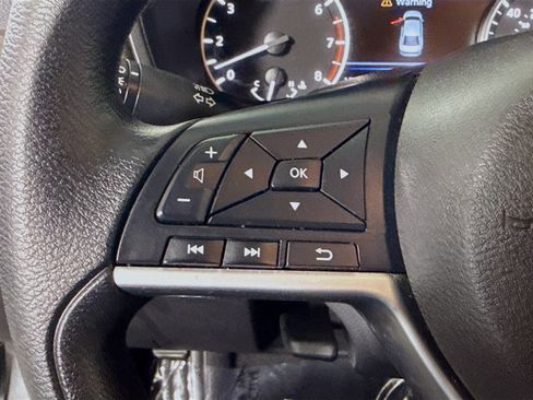 Used 2023 Nissan Altima 2.5 SV FWD image 14