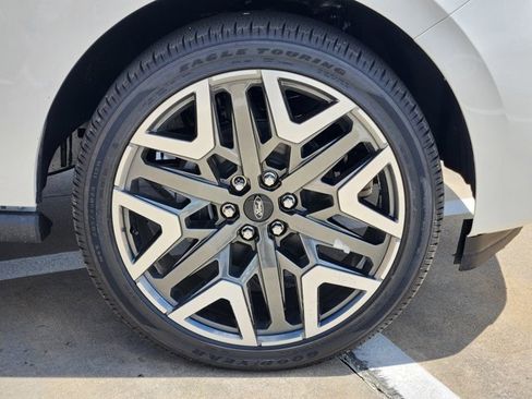 New 2026 Ford Expedition Platinum AWD/4WD image 7