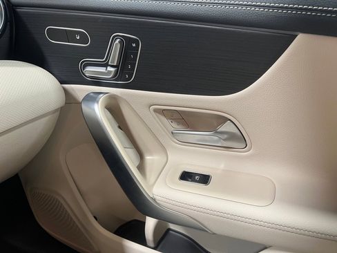 Used 2025 Mercedes-Benz CLA 250 4MATIC image 27