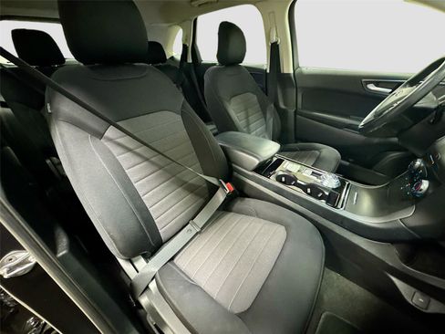 Used 2019 Ford Edge SE image 26