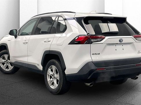 Used 2019 Toyota RAV4 XLE w/ Convenience Package image 8