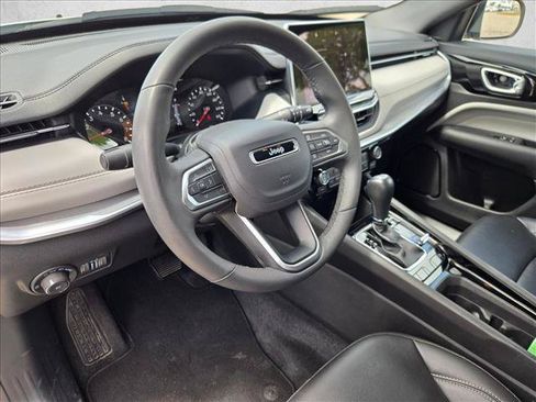 Used 2025 Jeep Compass Limited AWD/4WD image 9