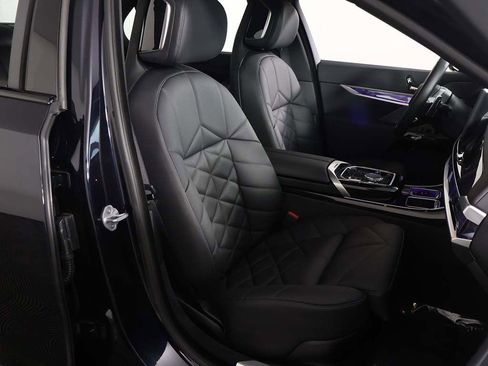 Used 2025 BMW 740i xDrive image 34