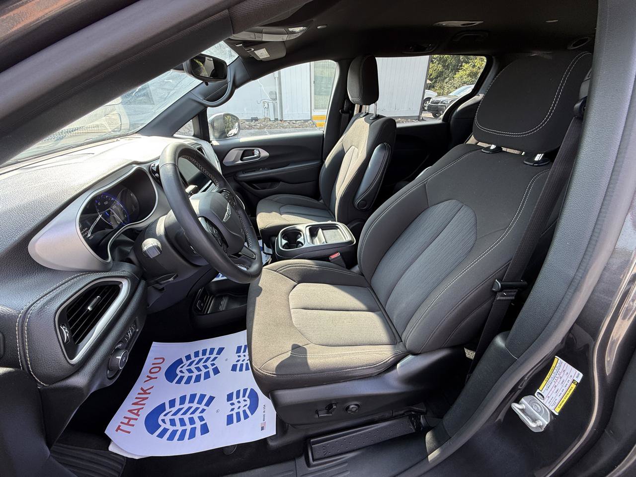 Used 2023 Chrysler Pacifica Touring FWD image 24