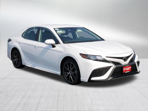 Certified 2024 Toyota Camry SE FWD image 6
