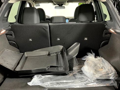 Used 2026 Nissan Kicks SV w/ SV Premium Package FWD image 35
