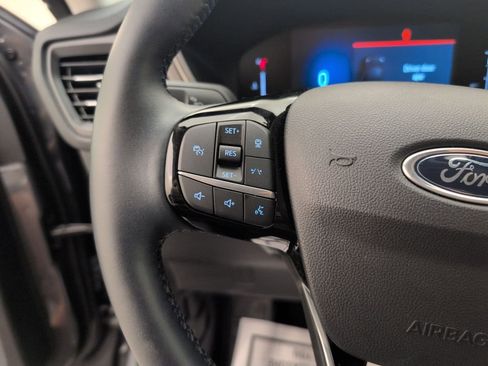 Used 2025 Ford Escape SE image 36