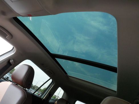 Used 2023 Volkswagen Atlas SE w/ Panoramic Sunroof Package AWD/4WD image 33