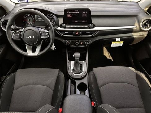 Used 2024 Kia Forte LXS w/ LXS Technology Package image 11