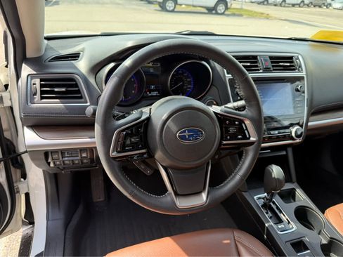 Used 2019 Subaru Outback 2.5i Touring image 12