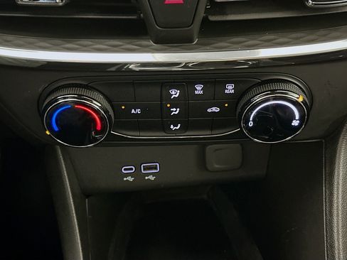 Used 2025 Buick Encore GX Preferred image 23