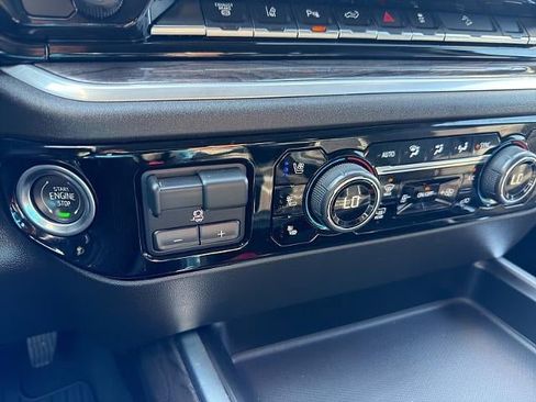 Used 2025 Chevrolet Silverado 2500 LTZ w/ LTZ Plus Package AWD/4WD image 32
