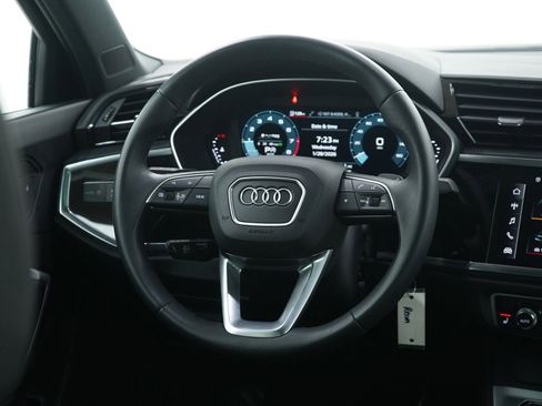 Used 2025 Audi Q3 2.0T Premium image 14