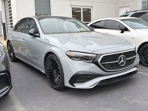 Used 2025 Mercedes-Benz E 350 Sedan image 3